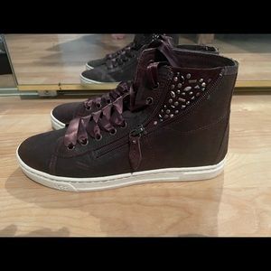 UGGs high top sneaker size 7.5